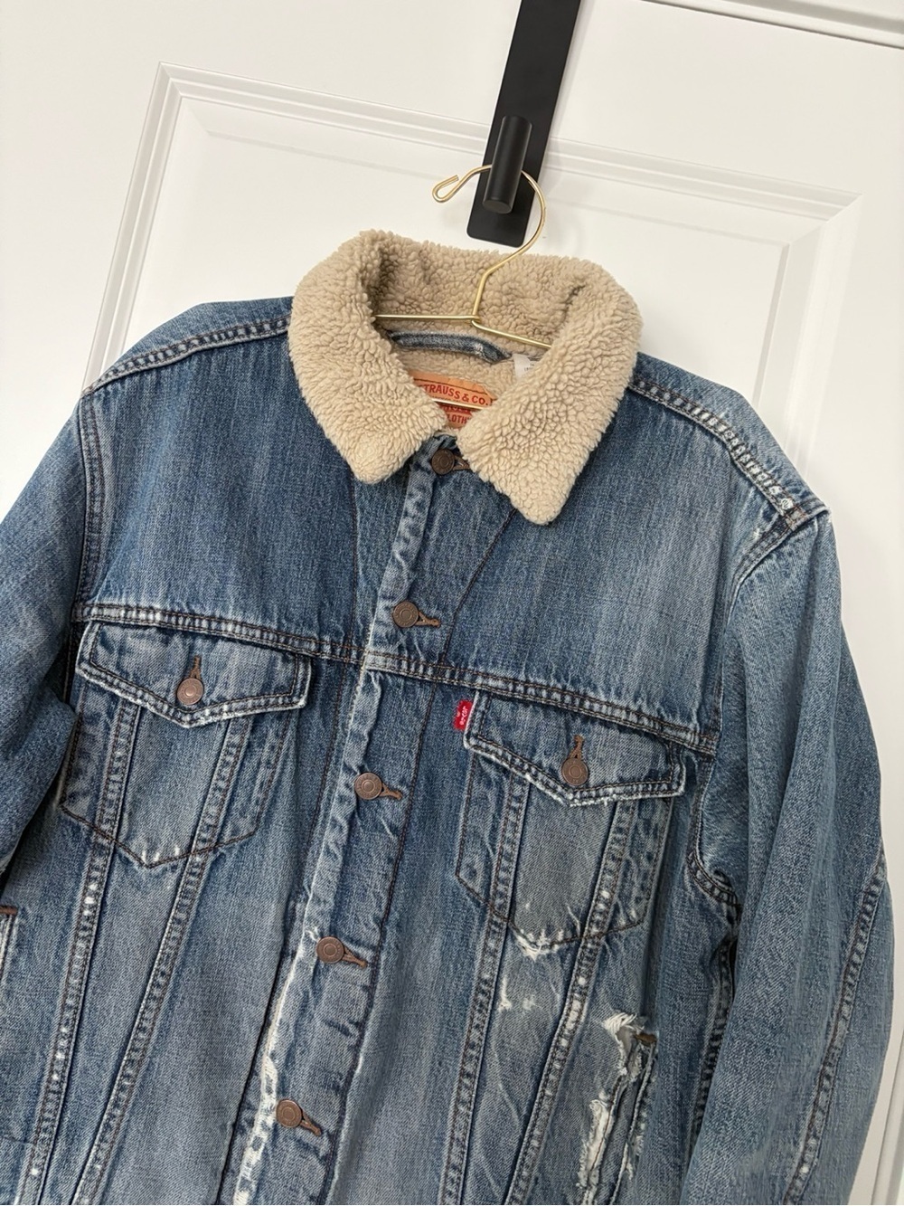 Vintage Levi’s Sherpa Denim Jacket Distressed Sherpa Trucker Jacket - Picture 5 of 10